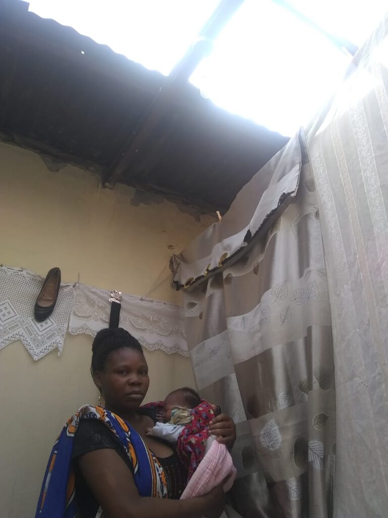 Dandora family with one week old baby sleep in the cold after landlord Mwangi removed roof over their heads.